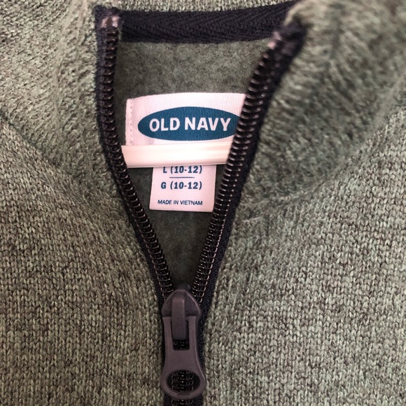 Boys Old Navy Sweater - Picture 2 of 2